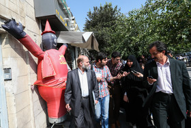 فاطمه هاشمی پس از حدود ۳ ساعت حضور در دادسرای عمومی و انقلاب تهران،به سوالات خبرنگاران پاسخ می دهد.